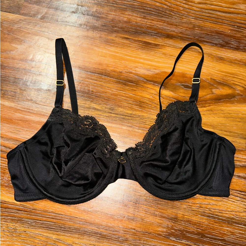 Vintage Oscar de la Renta Black Lace Trim Bra